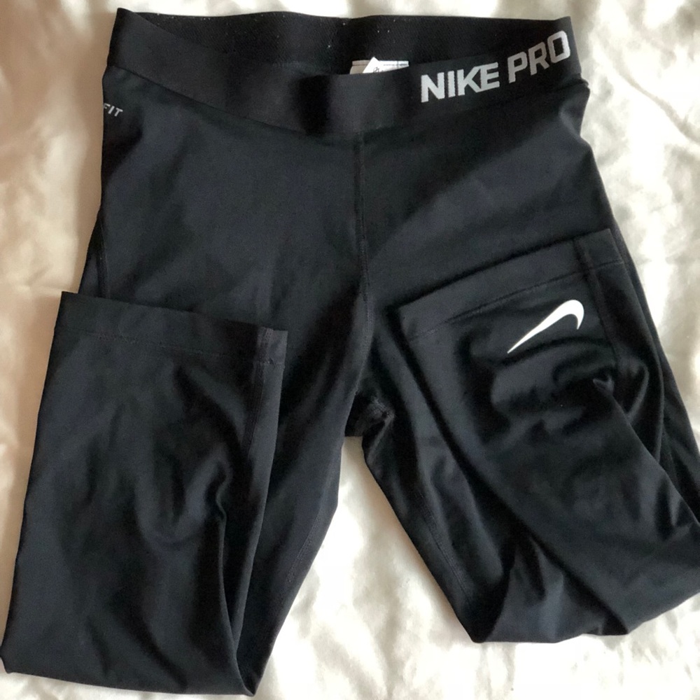 Nike cropped workout pants!